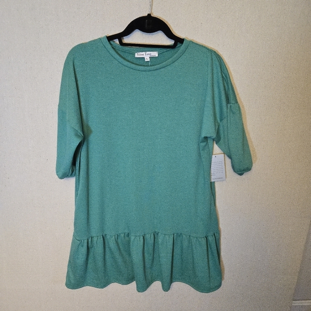 Velvet Torch Green Short Sleeve Top Tunic Shirt NWT - Picture 1 of 4